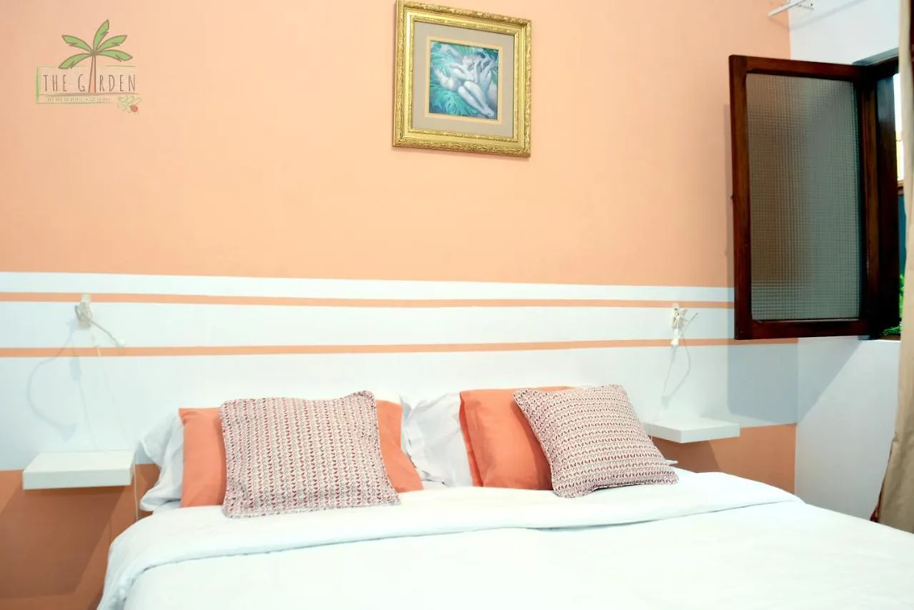 The Garden Hostel Las Palmas 3*, Las Palmas de Gran Canaria